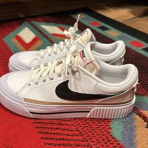 Like new Nike court legacy lifts